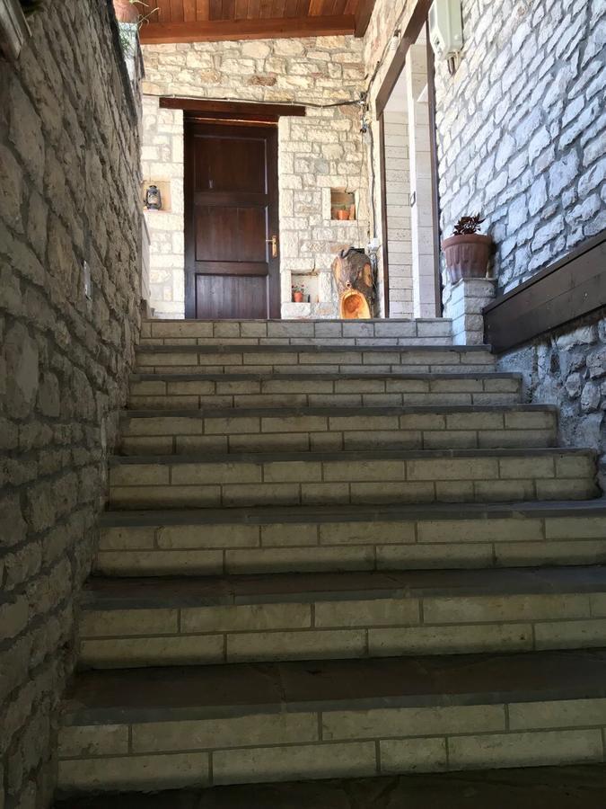 Guest House Iljesa Берат Екстер'єр фото