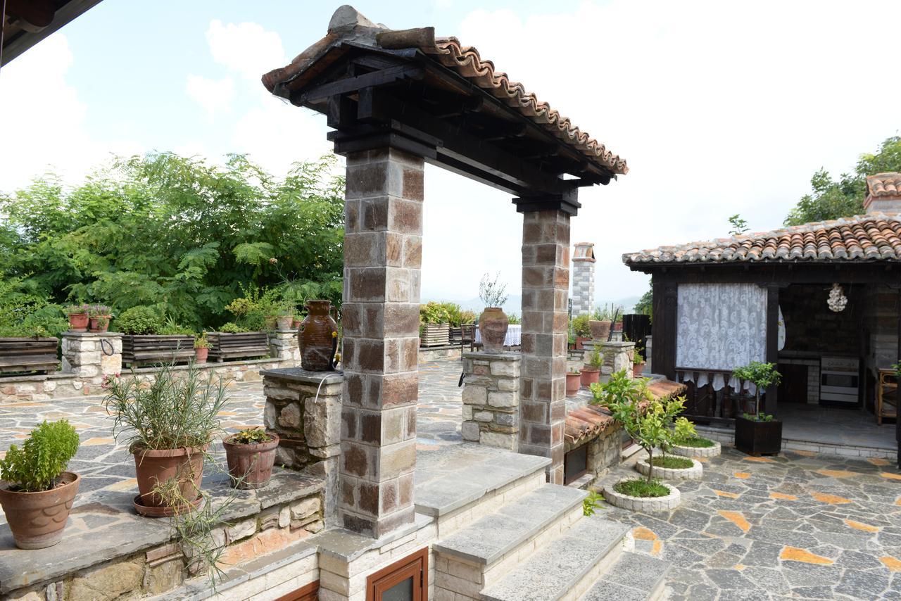 Guest House Iljesa Берат Екстер'єр фото